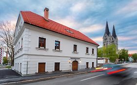 Hostel Bearlog Kocevje